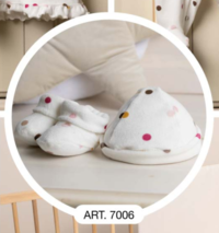 CAPPELINO+SCARPETTE NEONATA 7006 Tellini S.r.l. Ingrosso Abbigliamento